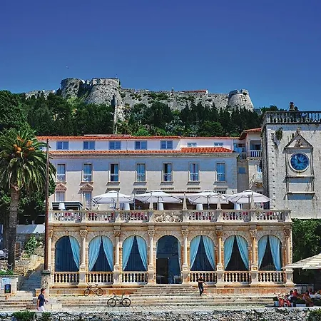 Awesome In Jelsa With Kitchenette * Jelsa (Hvar)